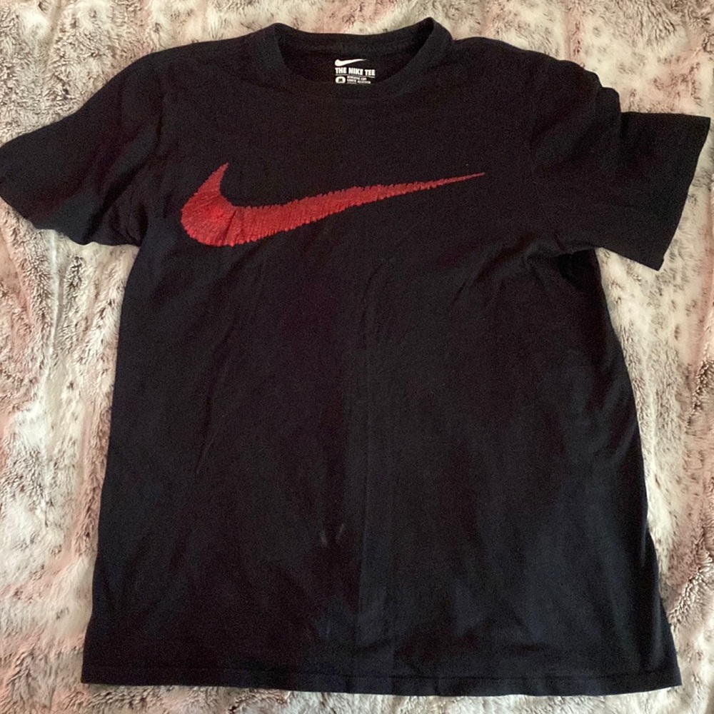 Black Nike tee